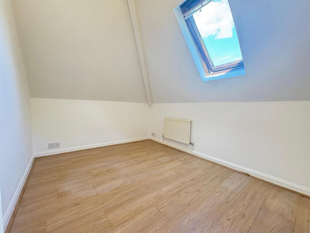 Bed1.jpg