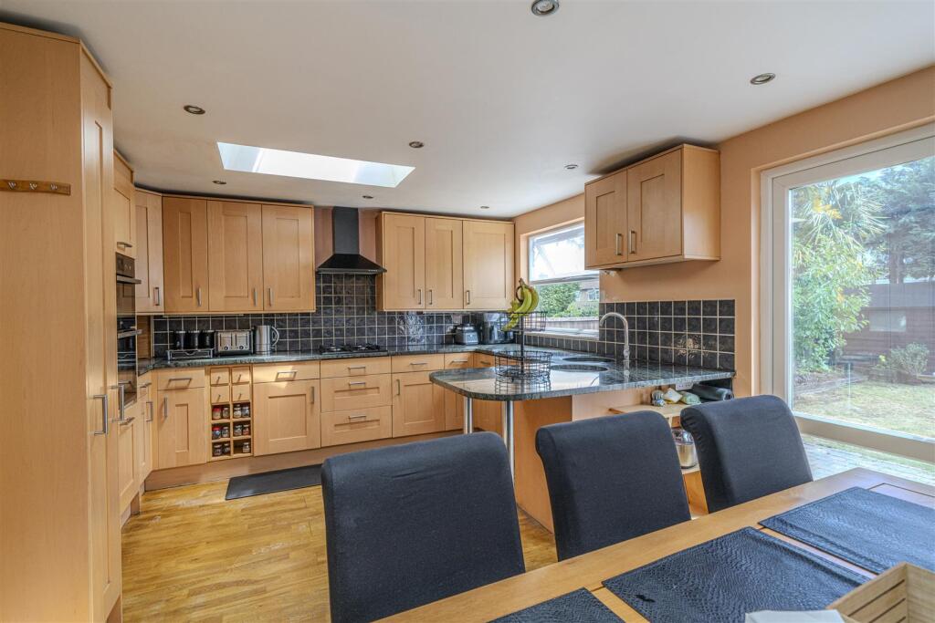 Kitchen/Breakfast Room