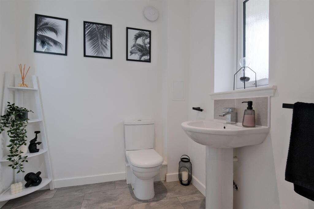 Downstairs cloak/wc