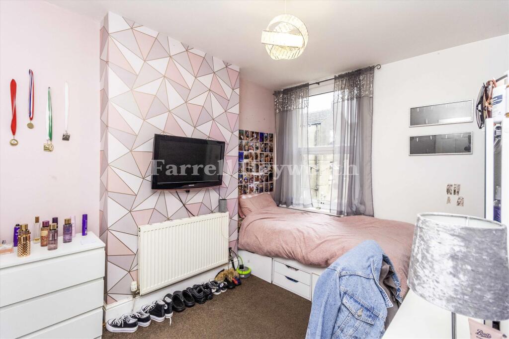 Bedroom 2 T202505221629.jpg