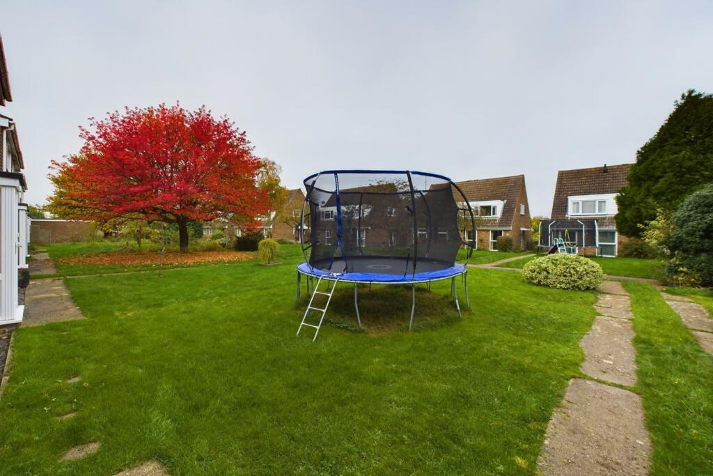 CAM02519G0-PR0196-STILL003