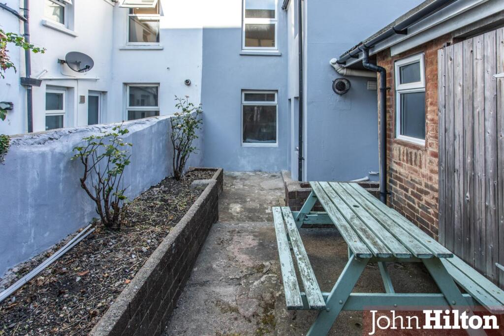 Caledonian Road-10.jpg