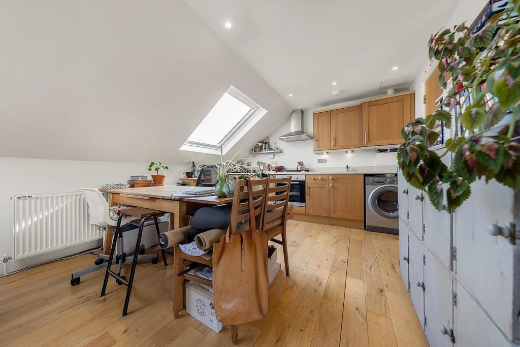 Kitchen (1).jpg