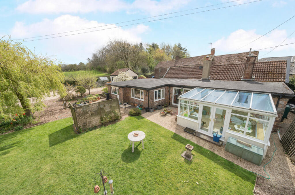 Staple Cross Seddons