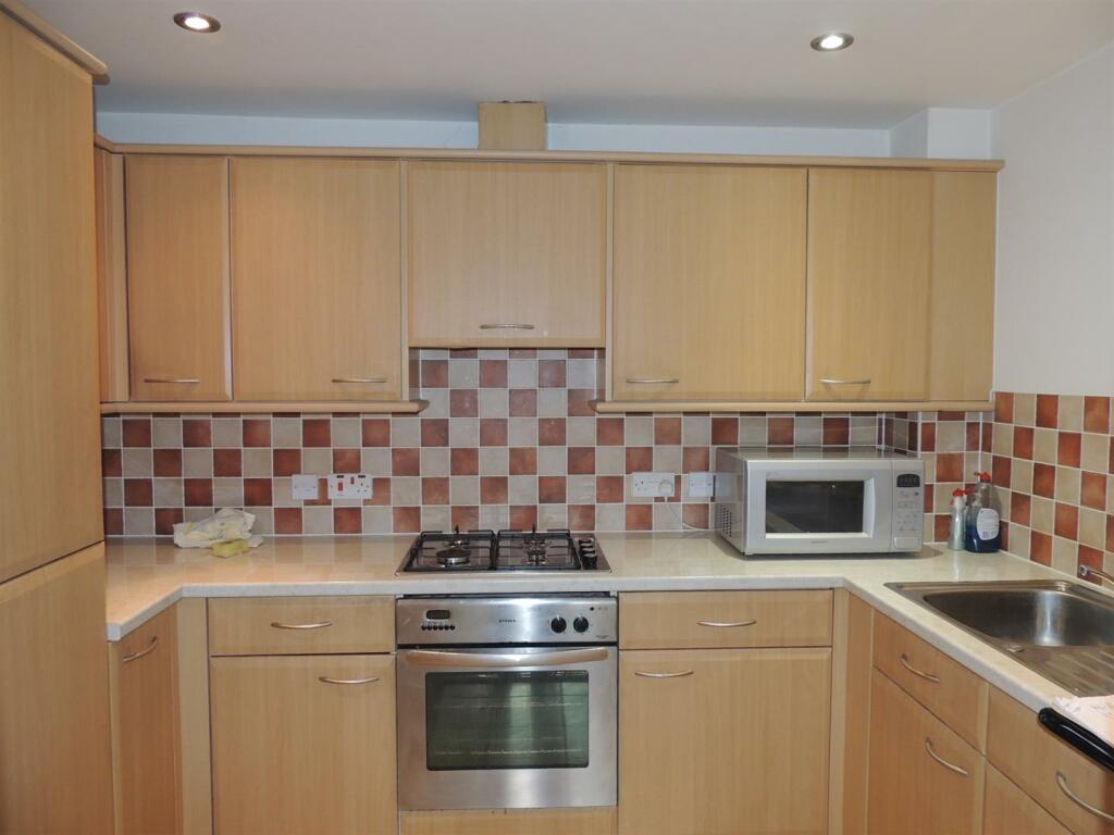 OPEN PLAN KITCHEN