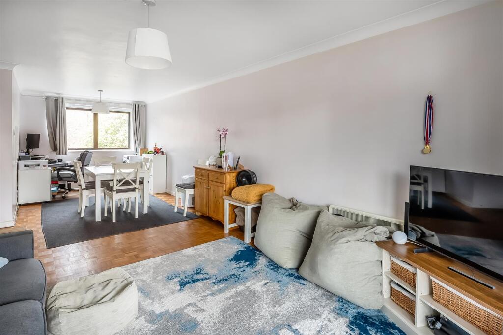 26-Oakleigh-Court-11.jpg