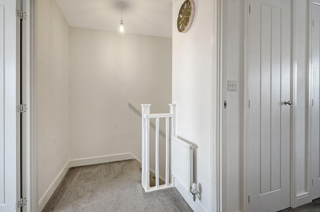 70 Kingfisher str...