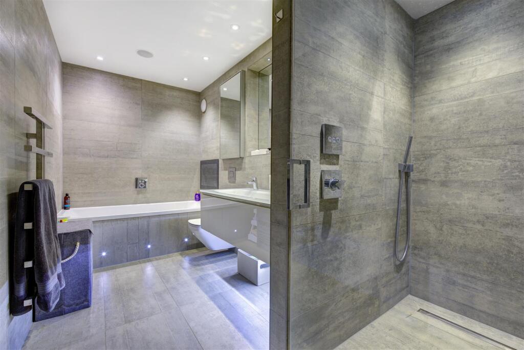 D307 19 wildwood rd mBath1.jpg