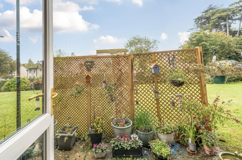 1358952-9-68df964...