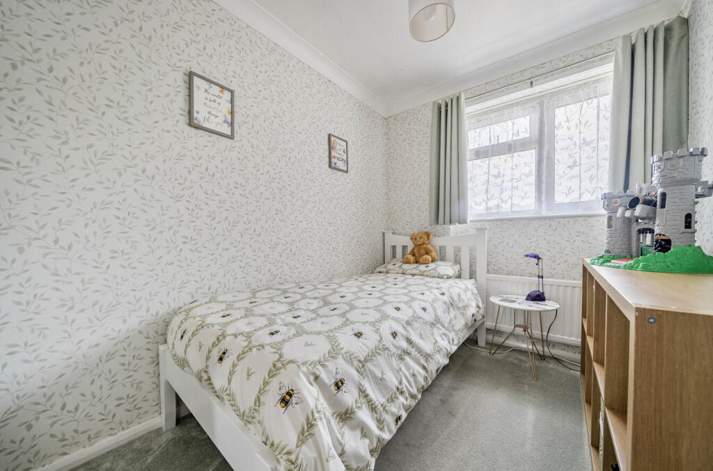 1300175-9-6839ebe...