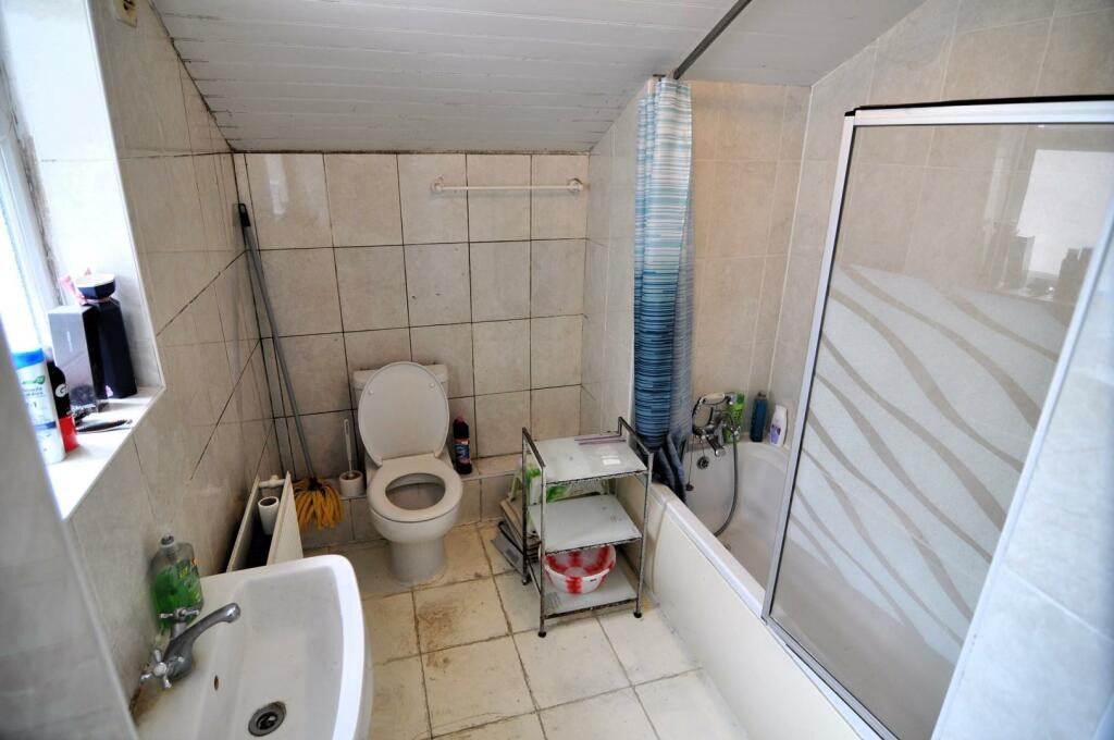 En-Suite Bathroom