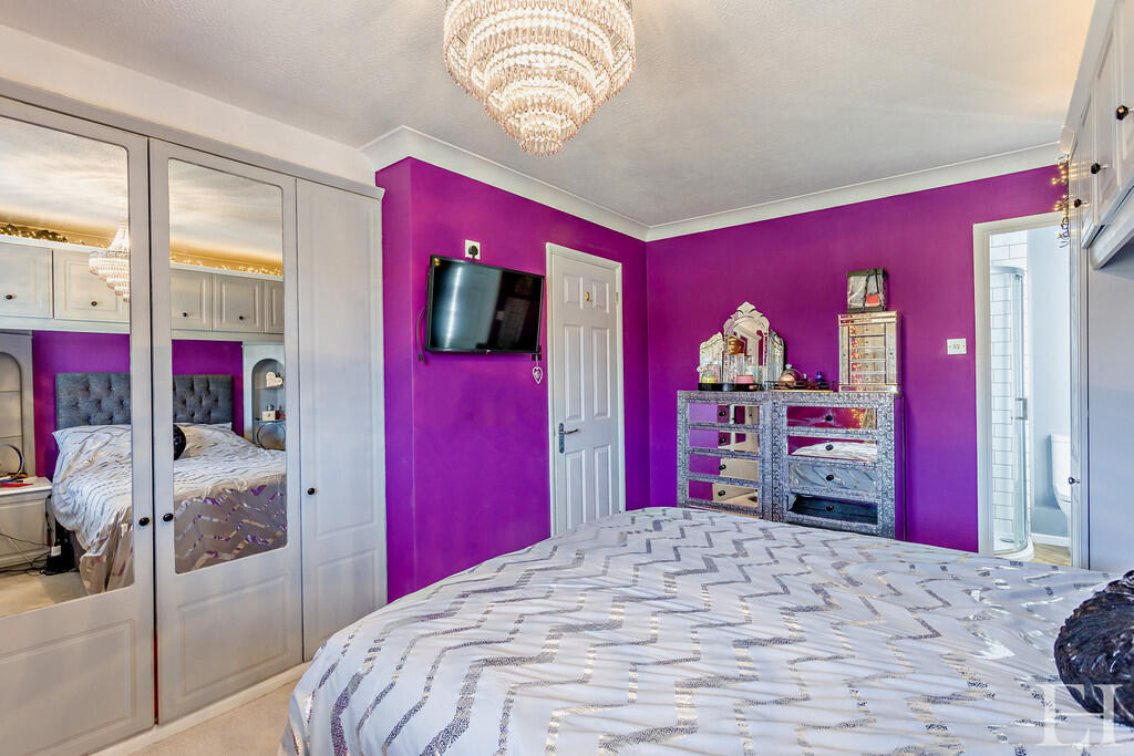 8646478-interiorW...