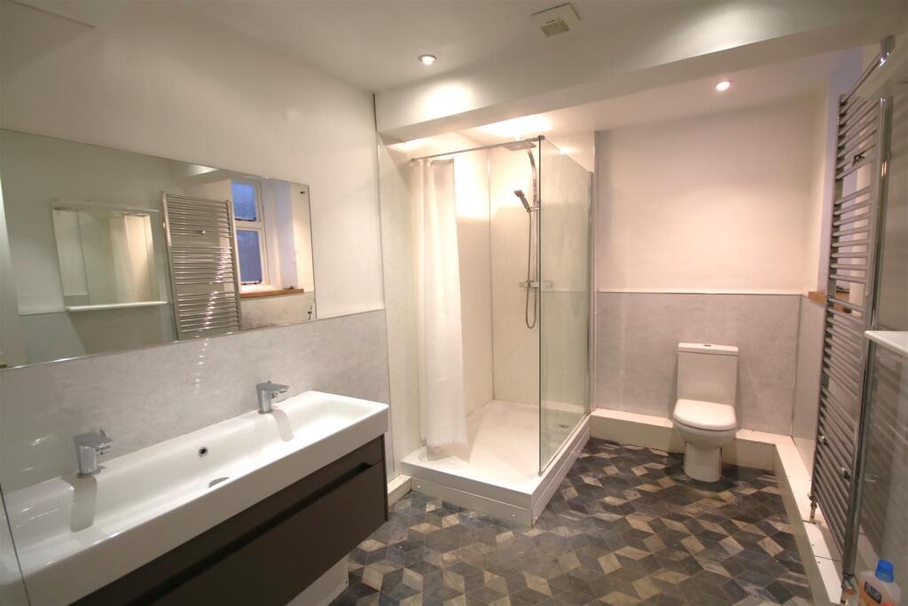 Shower Room a.JPG