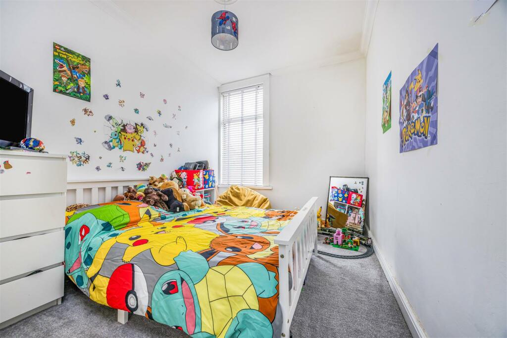 2 Wykeham Avenue, Portsmouth-Small-PorticoMarketin