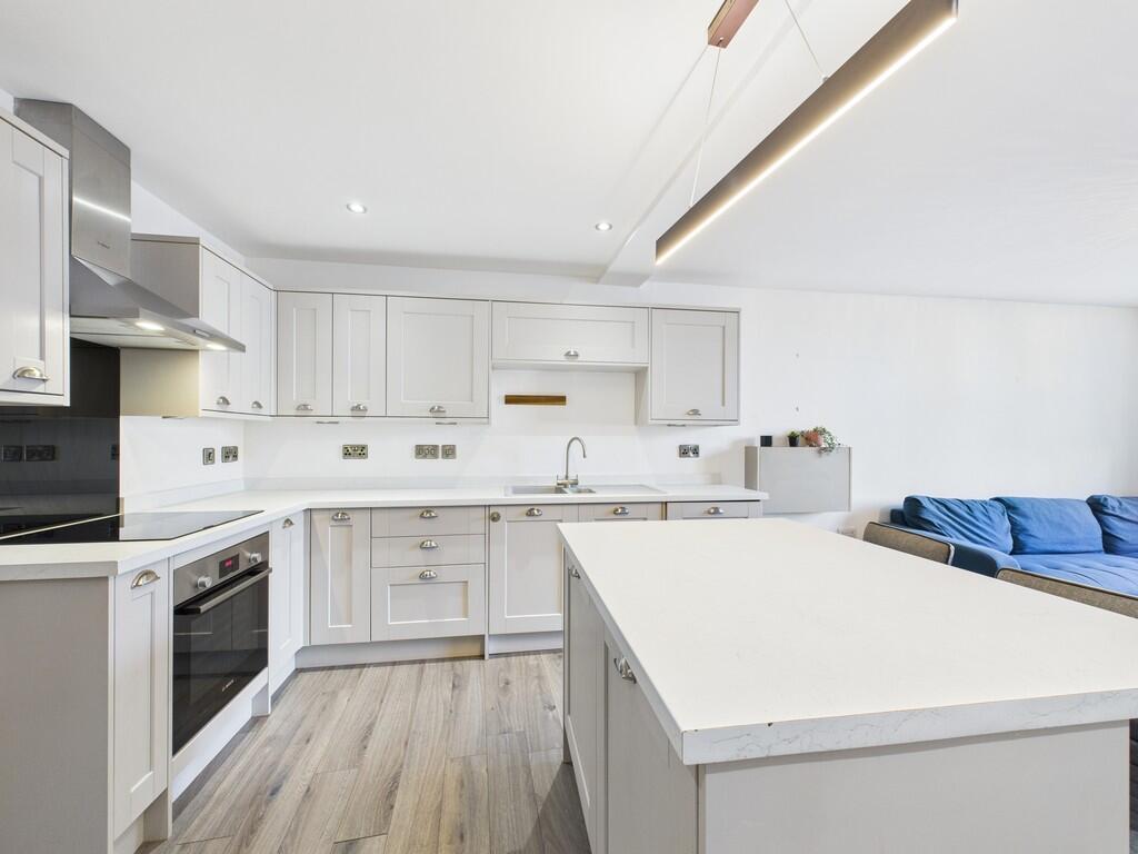 CAM01835G0-PR0349...