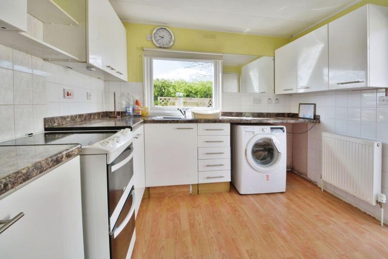 Kitchen, alternate angle