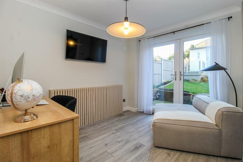 SITTING ROOM/OFFICE