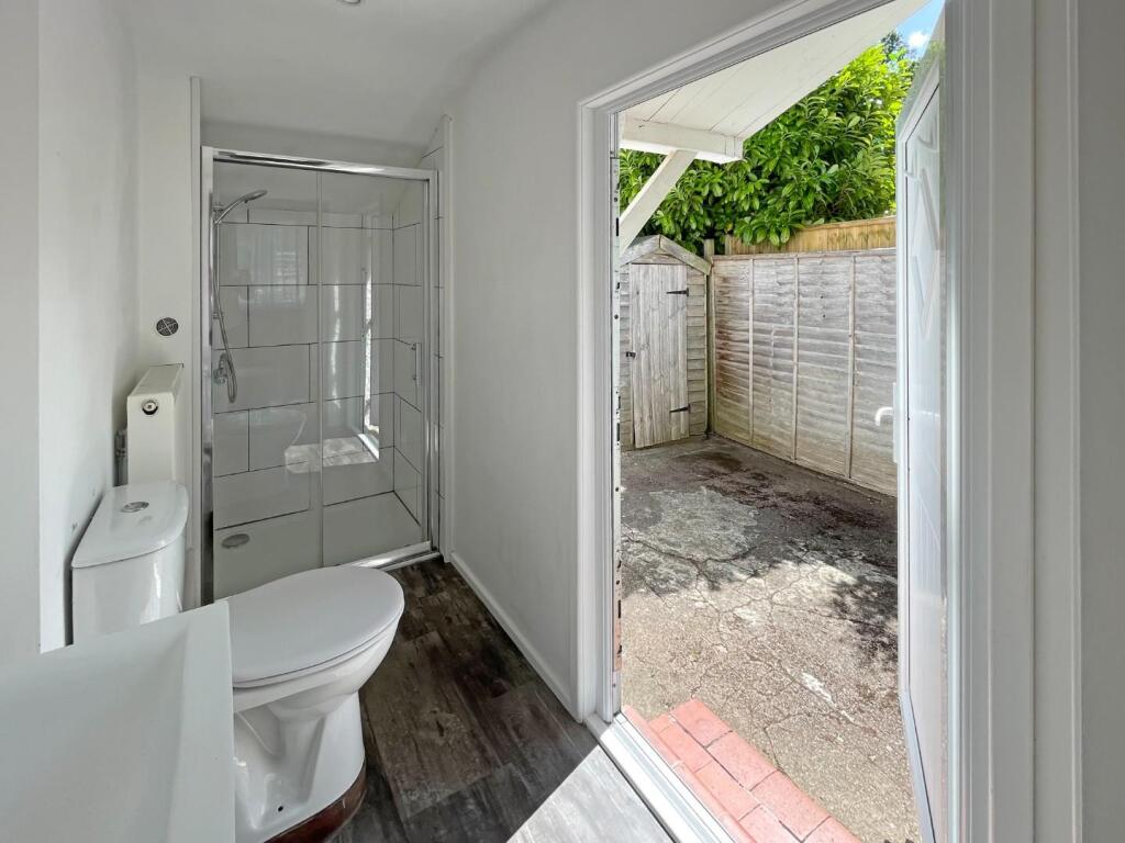 shower room.JPG