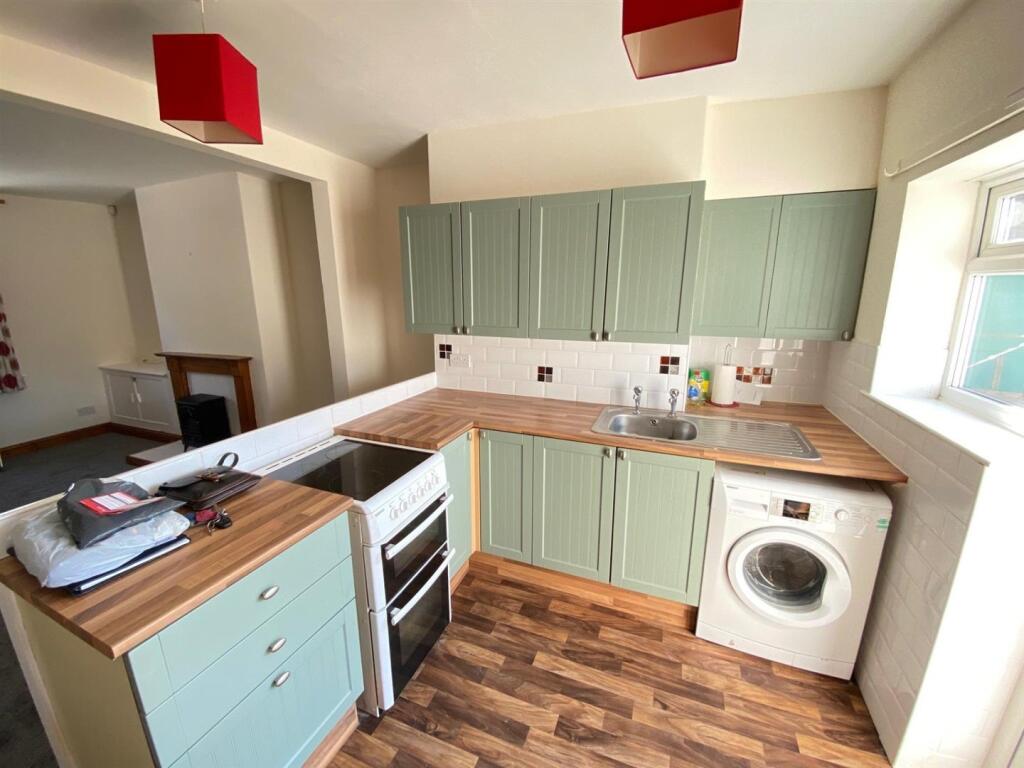 366 Buxton Road Kitchen.jpg