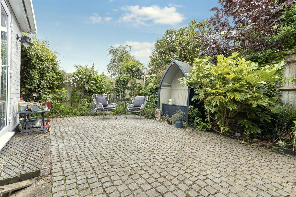 16 School Street, Church Lawford (13).jpg