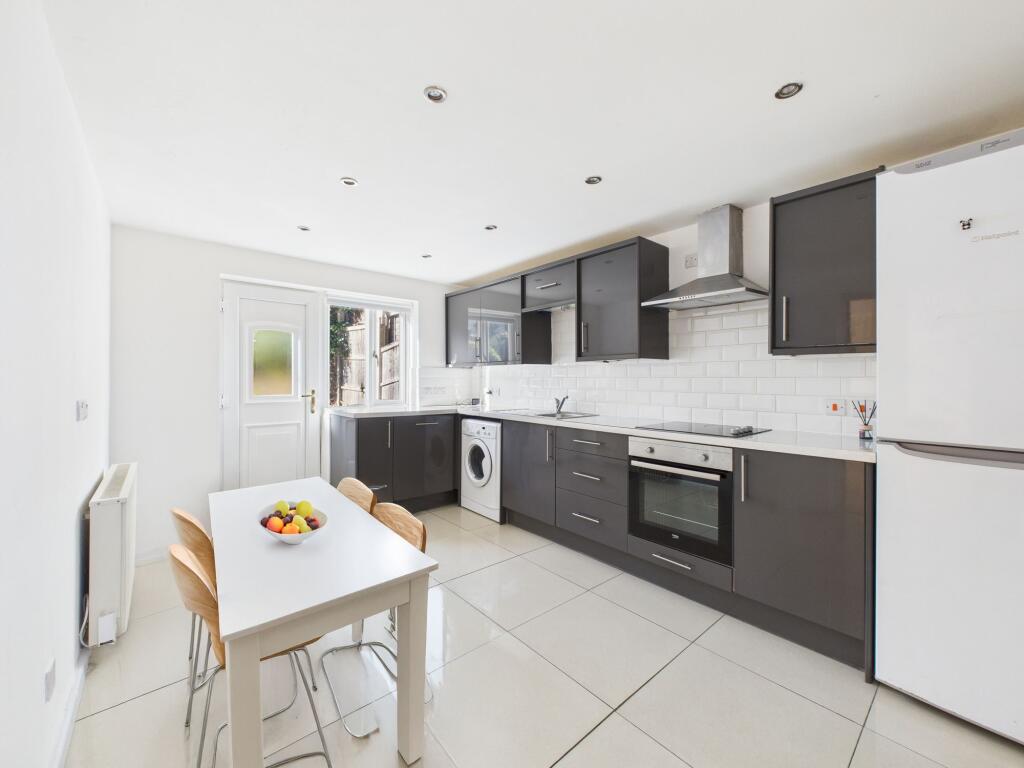 Breakfast Kitchen (Virtually Furnished)