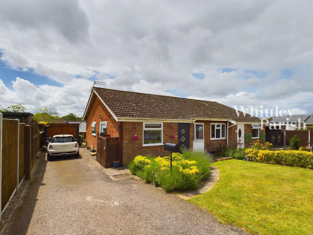 St James Way, Long Stratton