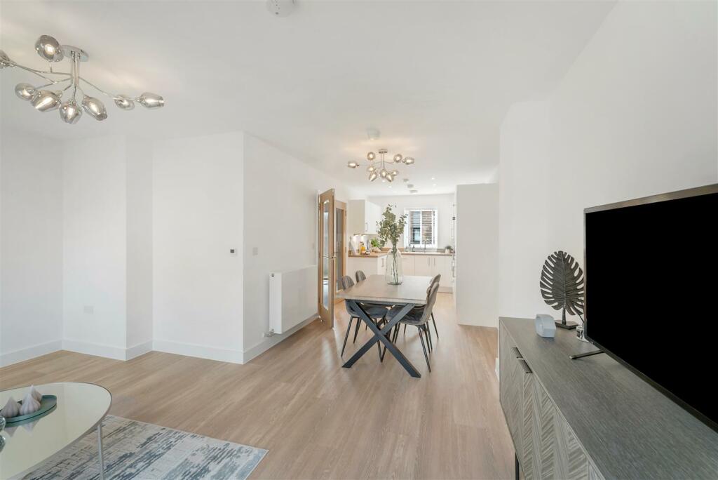 Kitchen/Dining/Family