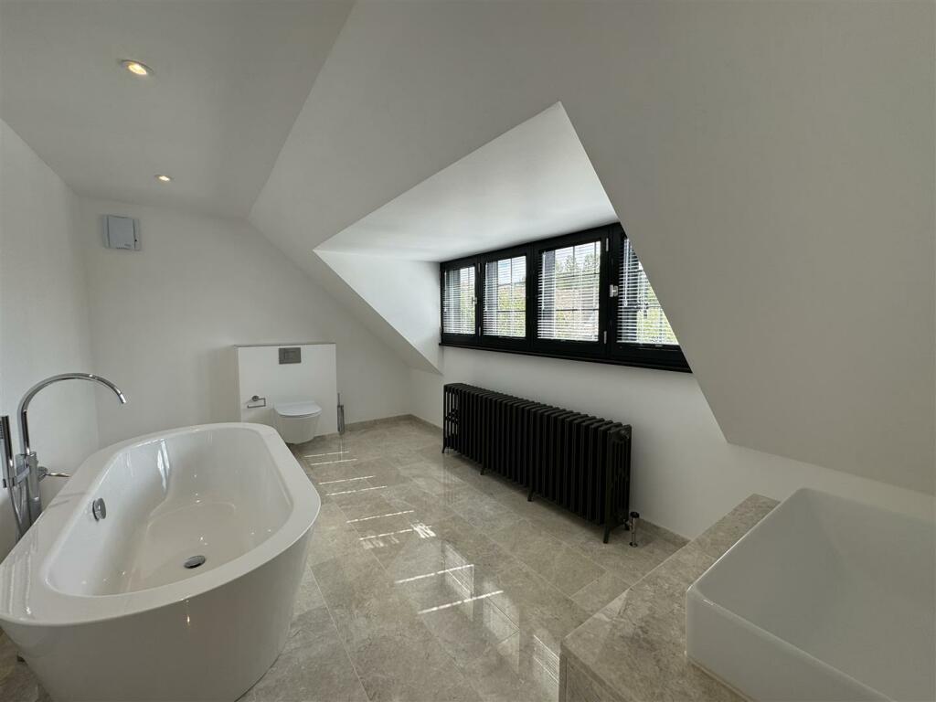 En Suite Bathroom