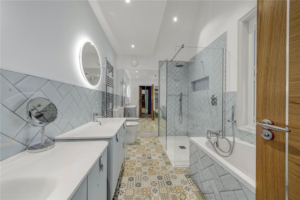 Master Ensuite