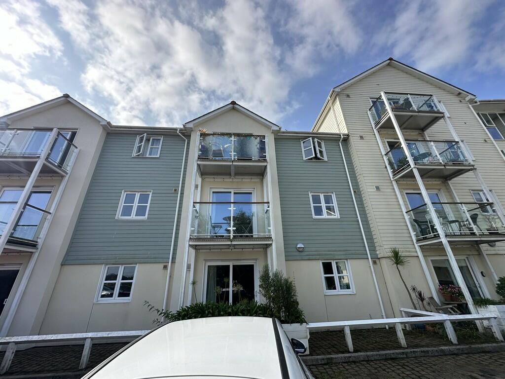 Front of apartmen...