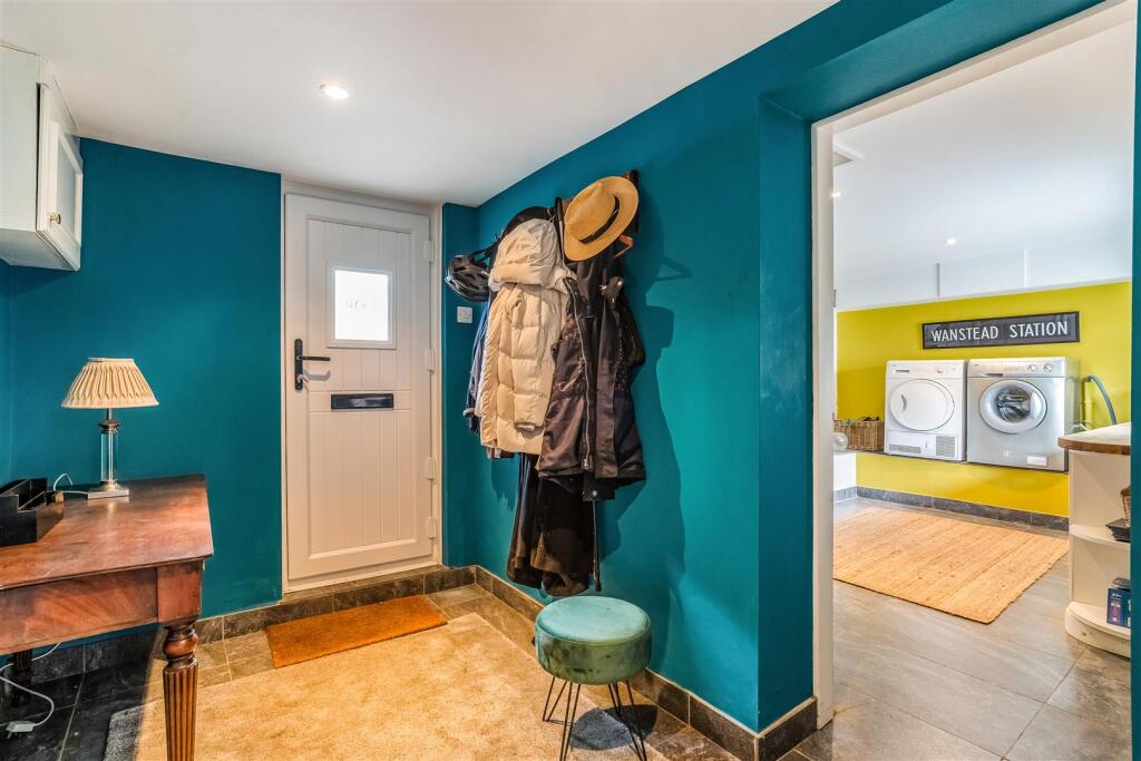 68750_Crofton-Cottage-Bath-Road  (10).jpg