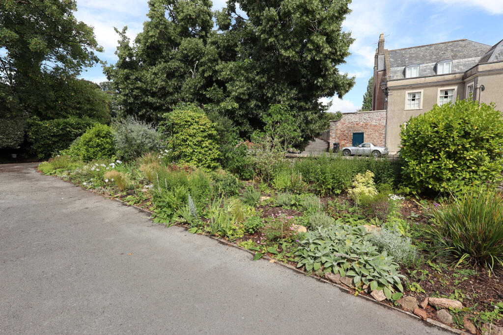 Communal garden to the front of the building