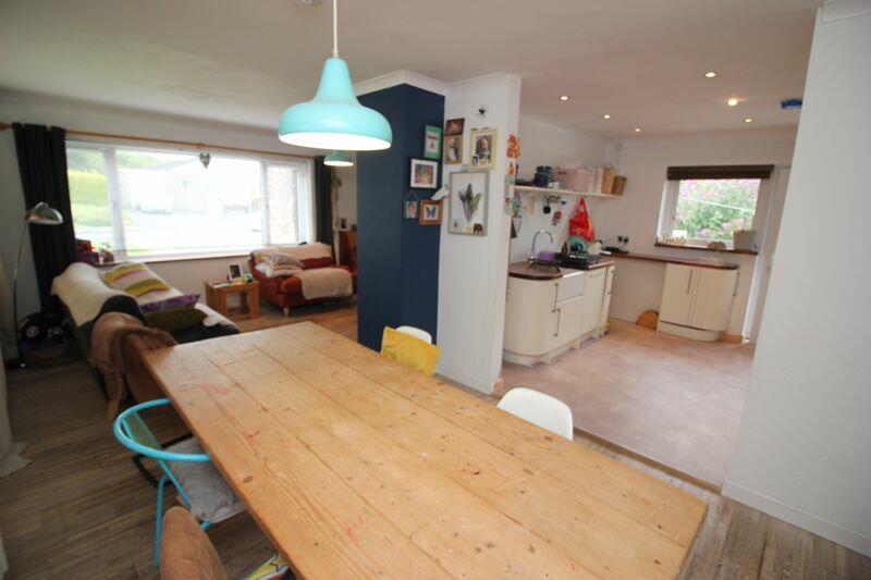 Dining area to kitchen and lounge