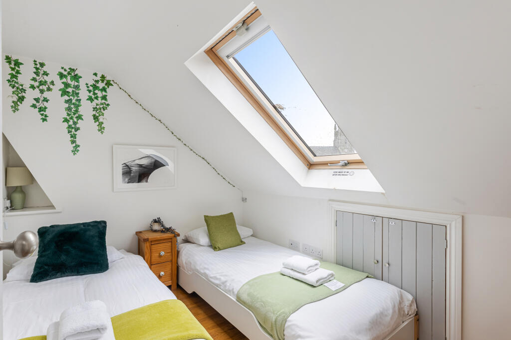 A15 - 3 Somerset Place, Totnes - 250728