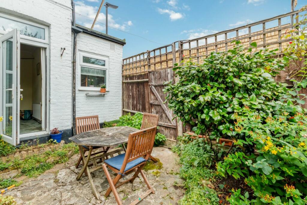 5 Herbert Gardens Ph7.jpg