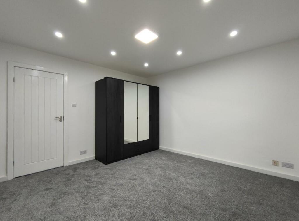 Bedroom 1 Aspect 2