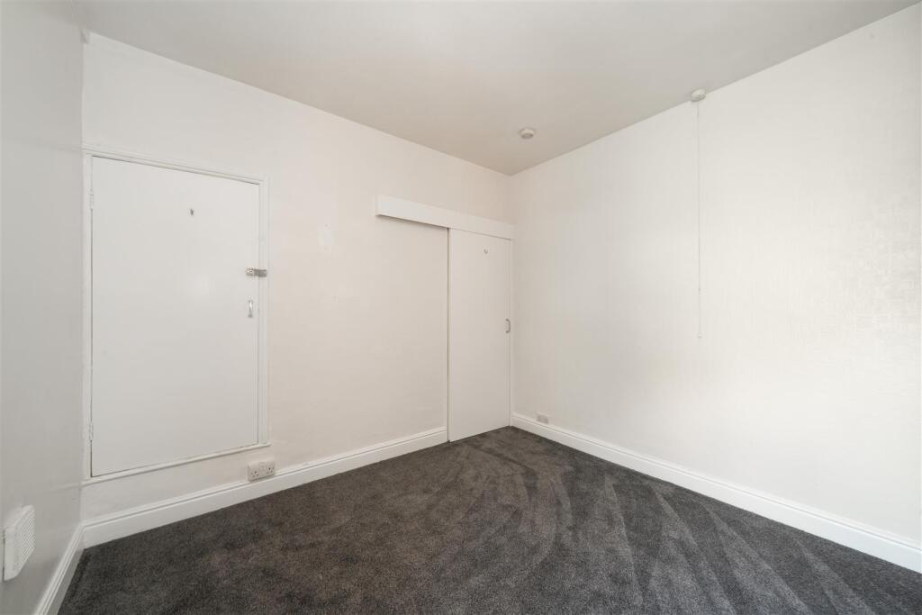 Bedroom2-2.jpg