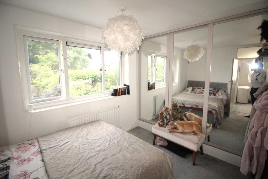 Bedroom (c)