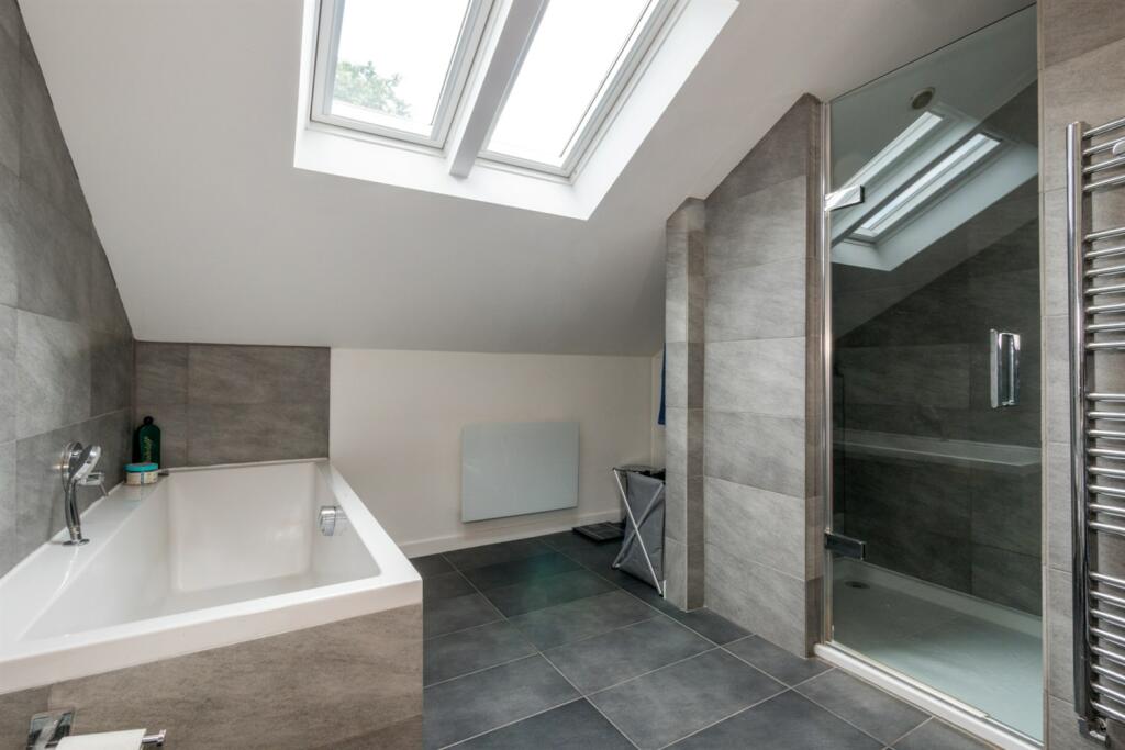 En-Suite Bathroom