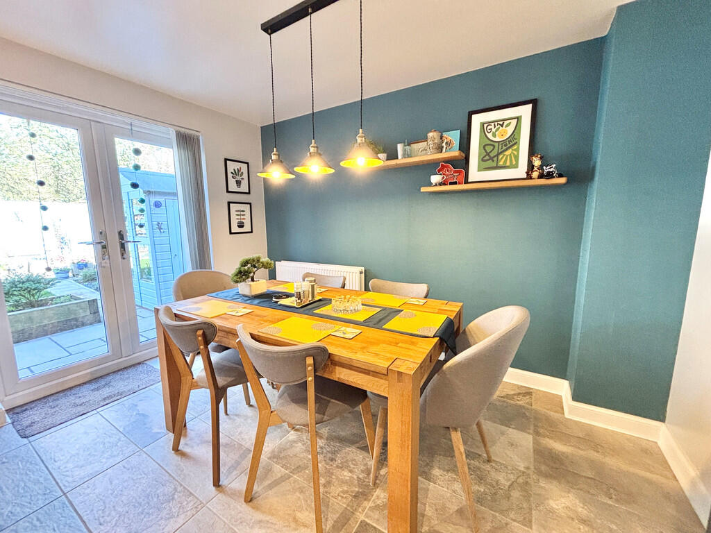 Open Plan Dining ...