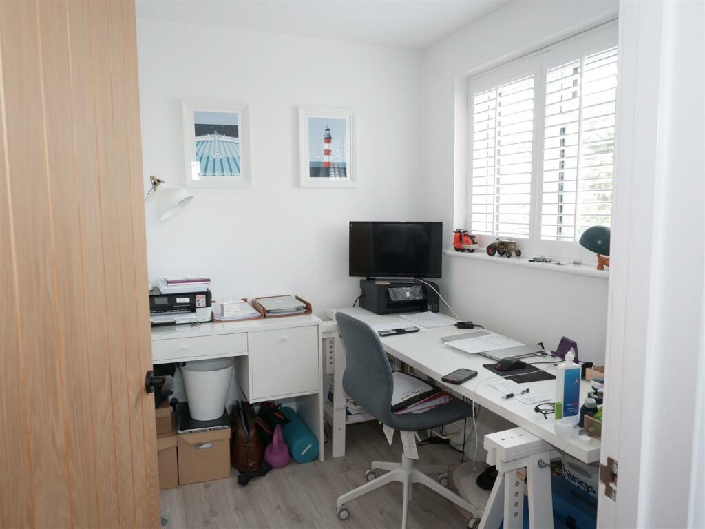 Office/Bed 5