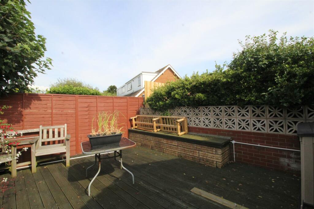 Leach Lane, 86, outside 5.JPG