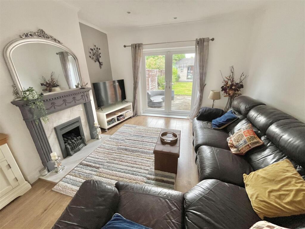 Lounge 3