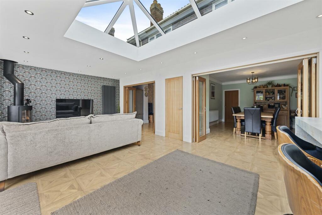 Kitchen/Breakfast/Family Room