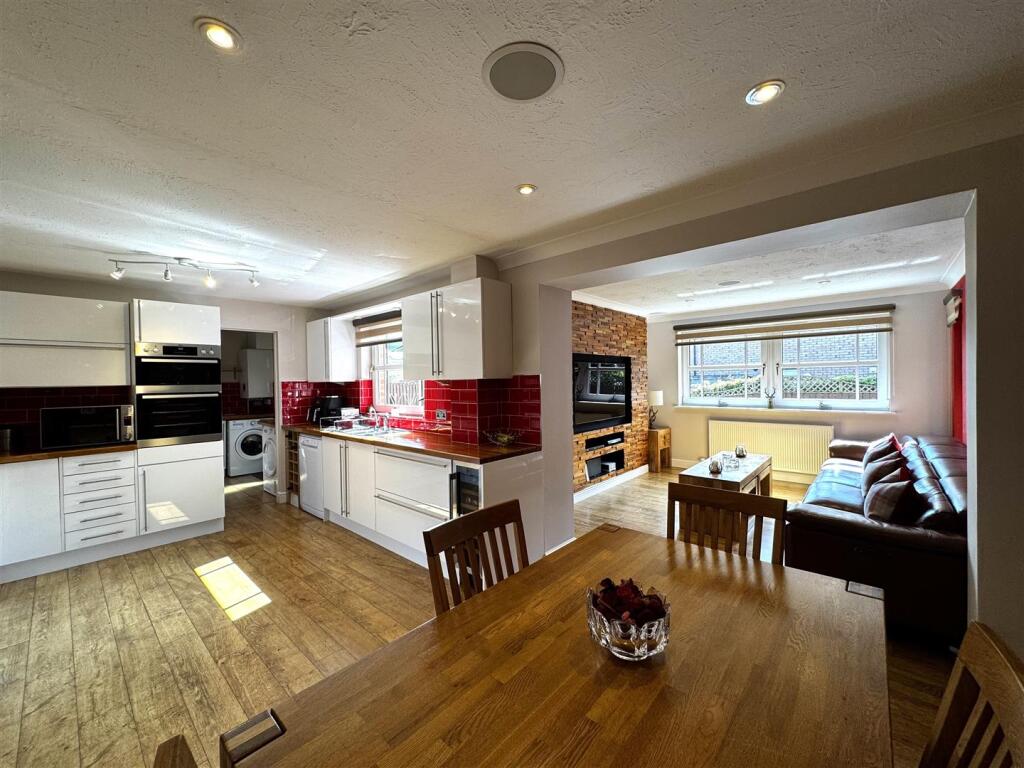 Dining Room/kitchen