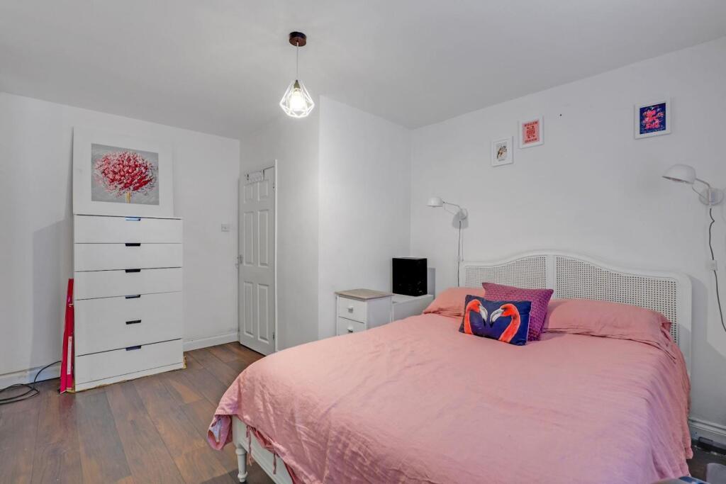 05-e69bJHPropWpen - Flat 1, 1 Wordsworth Road - 13
