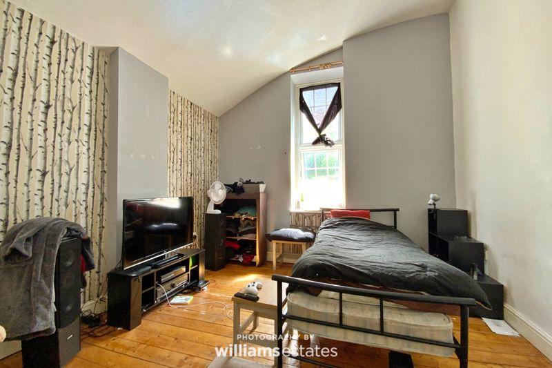 Flat 2 Bedroom