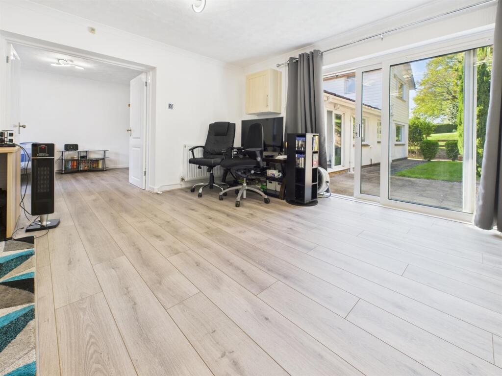 OPEN PLAN KITCHEN/DINING/LIVING SPACE