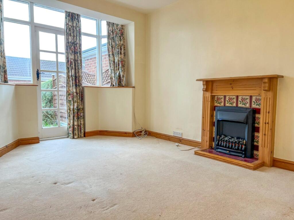 Sitting/Dining Room