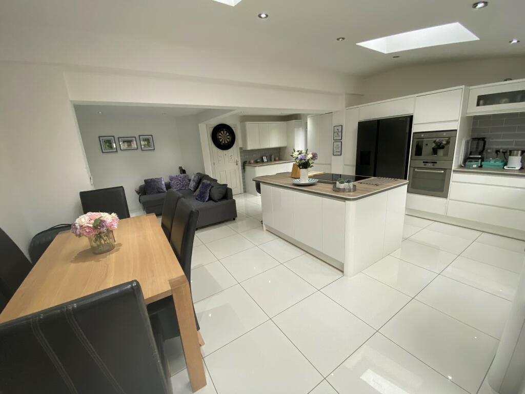Kitchen/Diner/Family room